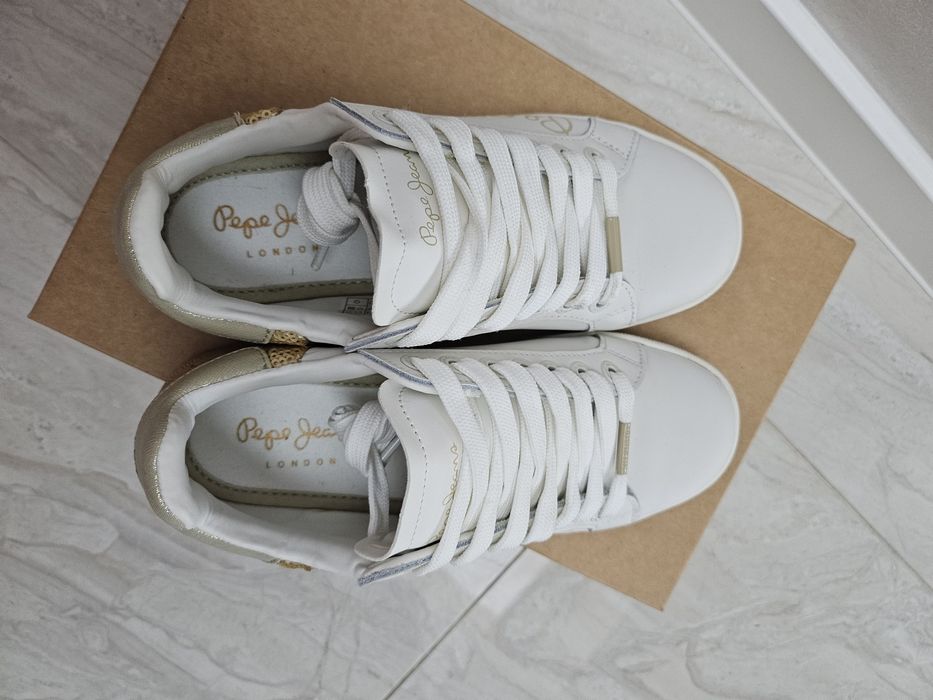 Бели Кожени обувки Pepe Jeans London 36 номер