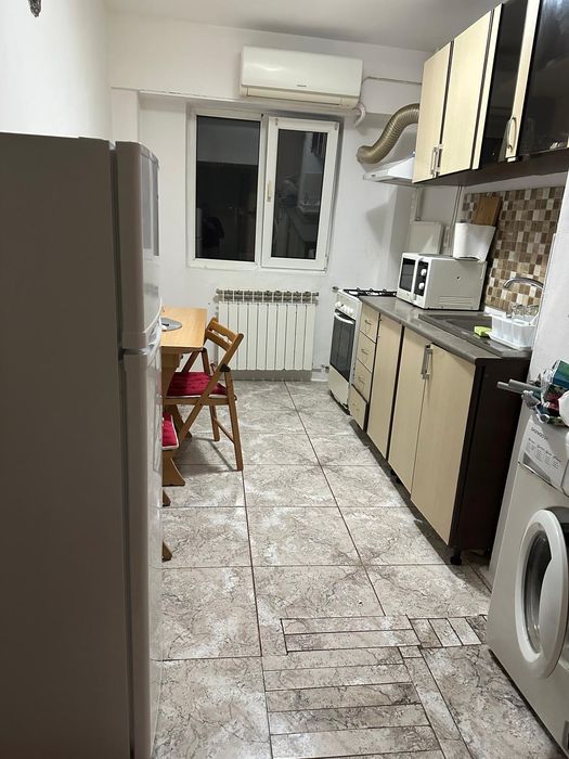 Inchiriez apartament 2camere decomandat