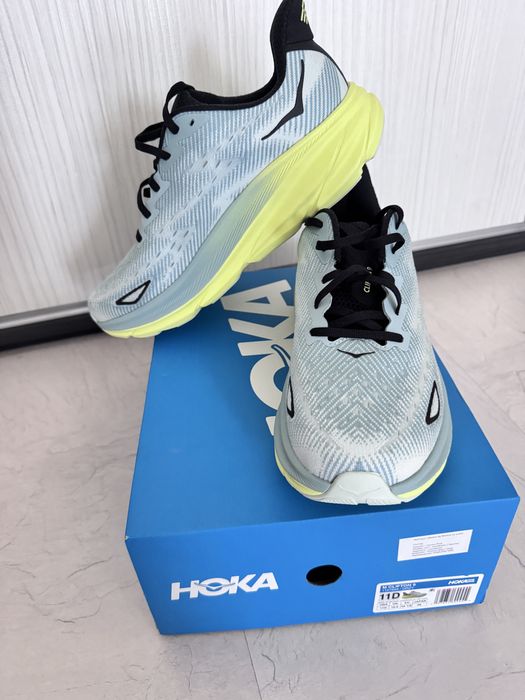 Продавам маратонки за бягане HOKA Clifton 9
