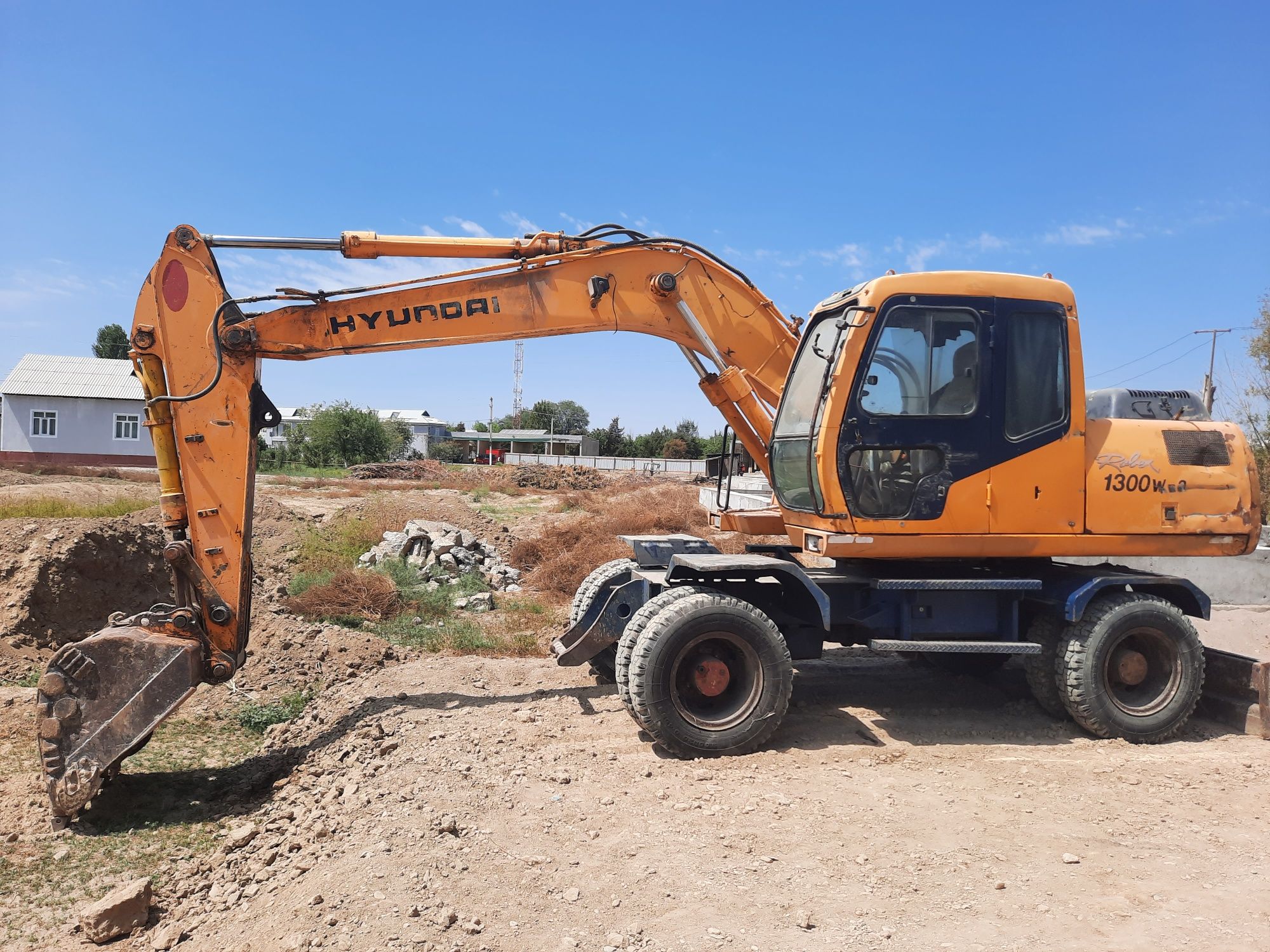 Экскаватор Hyundai 1300