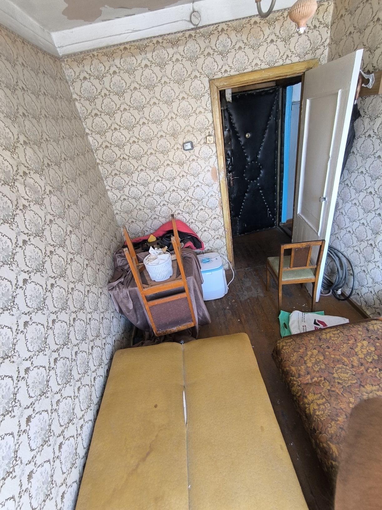 Спутнике квартира в деревянном доме. 3 ком.  2/2  комнаты раздельные