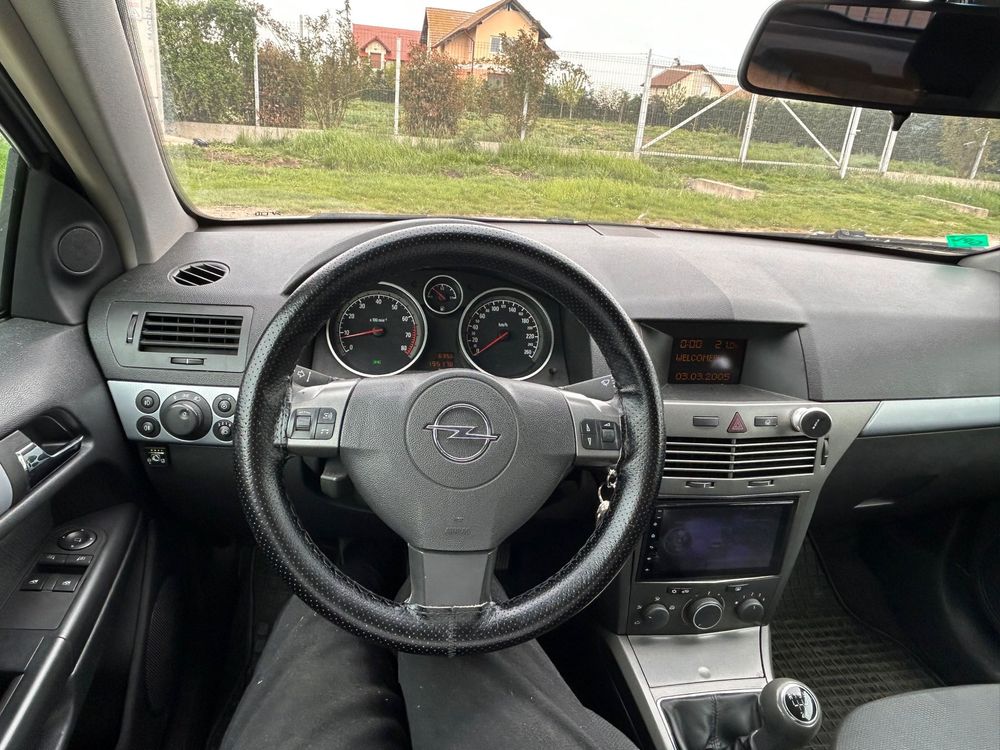 Vind Opel Astra GTC 1.6 benzina +gpl ieftin 2750 neg