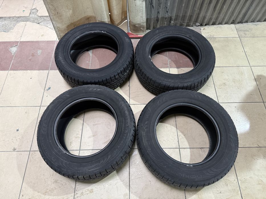 Set anvelope / cauciucuri Nokian WR de iarna 235/65R17 108V XL