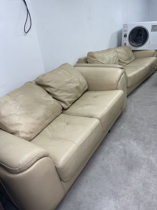 VÂND Coltar din piele