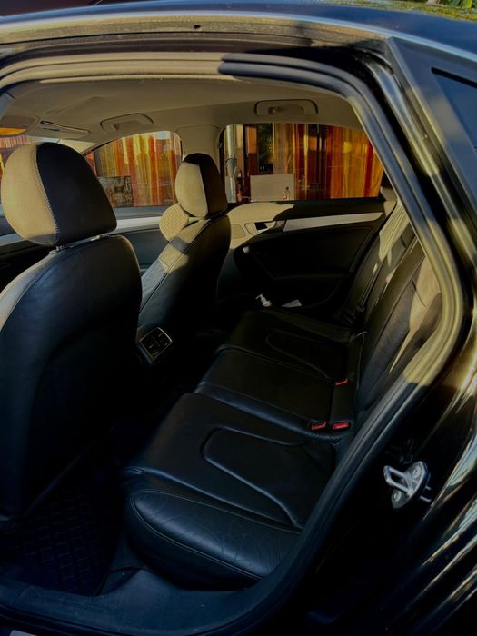 Vând audi A4 berlină, an 2010