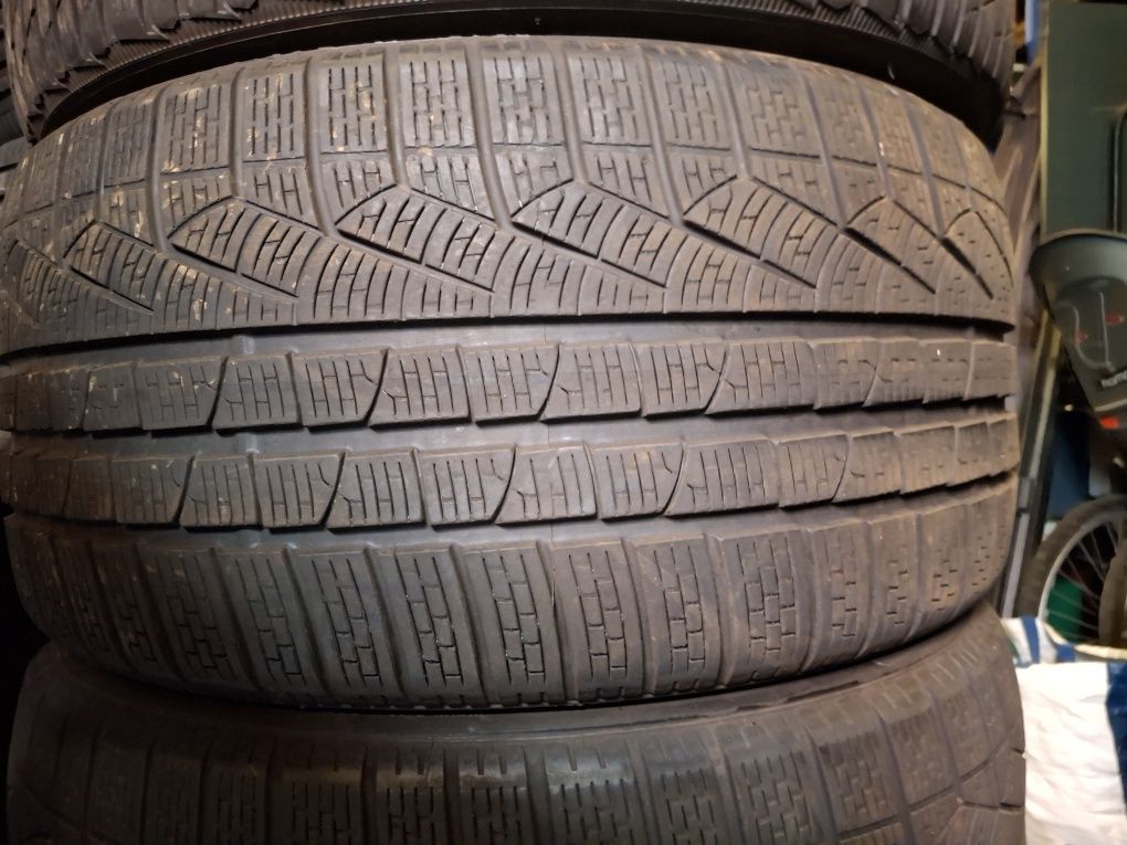 255 35 19 Pirelli DOT 2022 iarna