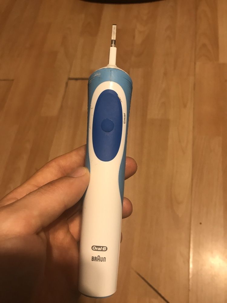 Periuta electrica oral b braun