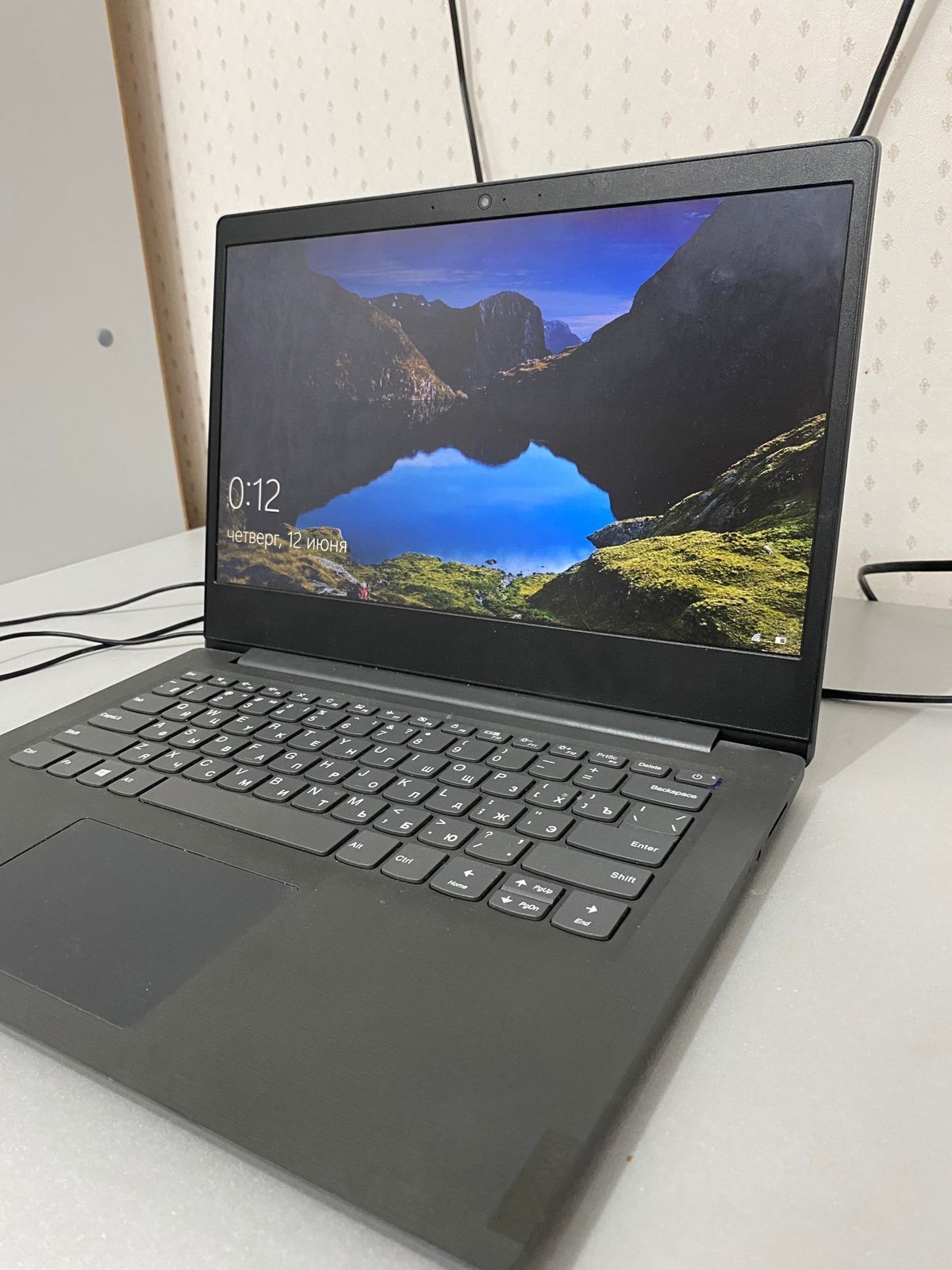 Lenovo v14 ada+мышка