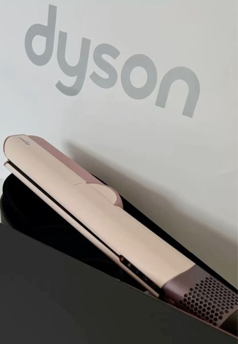 Dyson airstrait с полной комплектацией
