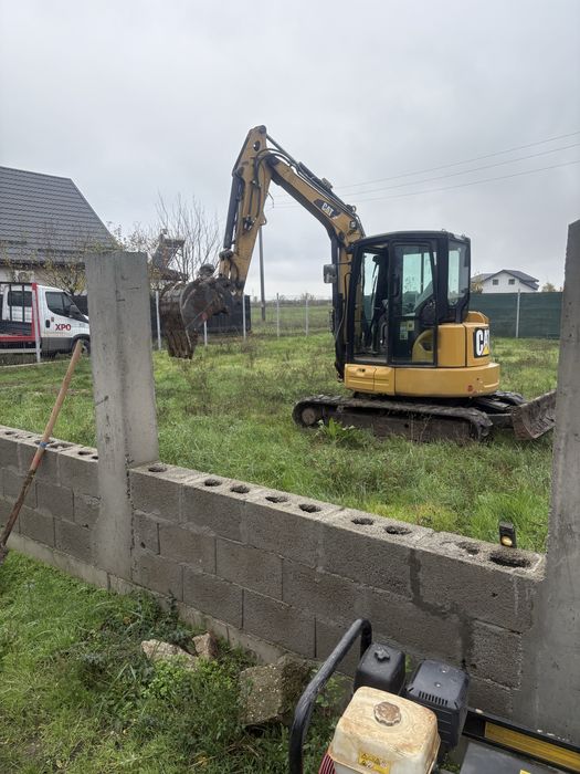 Miniincarcator Bobcat ,Buldoexcavator de inchiriat