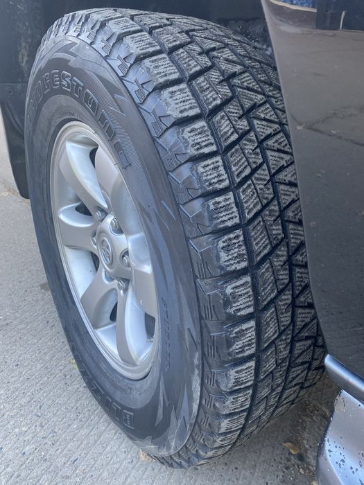 Продам зимние шины.