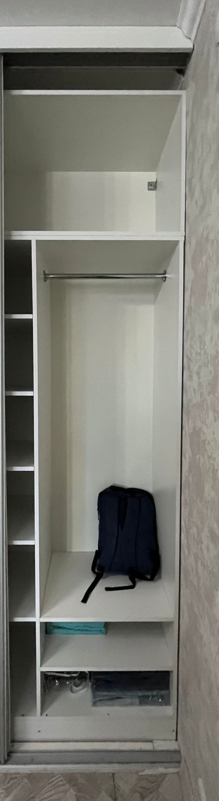 Продается  шкаф в спальную комнату