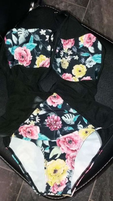 Costum de baie intreg monokini cu decupaje model floral