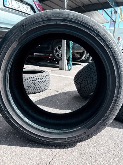 Set Anvelope Goodyer vară 225 45 18R