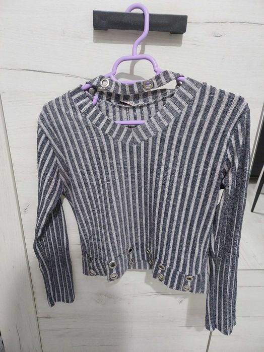 Vând bluză cu dungi