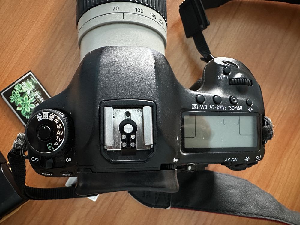 Canon 5D Mark III + Grip