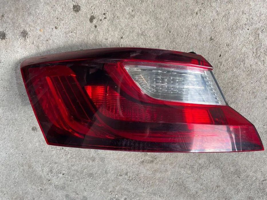 Stop stanga pe aripa Renault Megane 4 sedan 265558986R