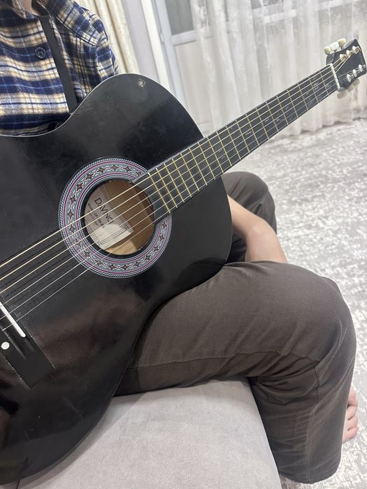 Продам гитару Davinci df-50 abk