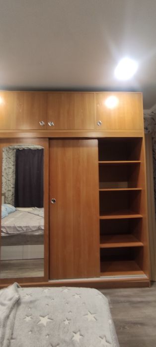 Шкаф купе с зеркалом