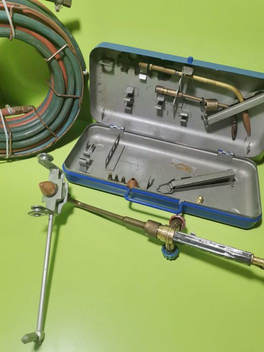 Trusa taiere și sudura profesionala cu cărucior și compas, și furtune