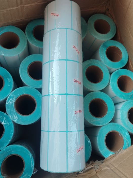 Термоэтикетки в рулоне 800 штук