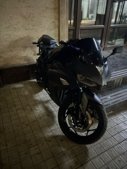 Продается мотоцикл YAMAHA r3  электро