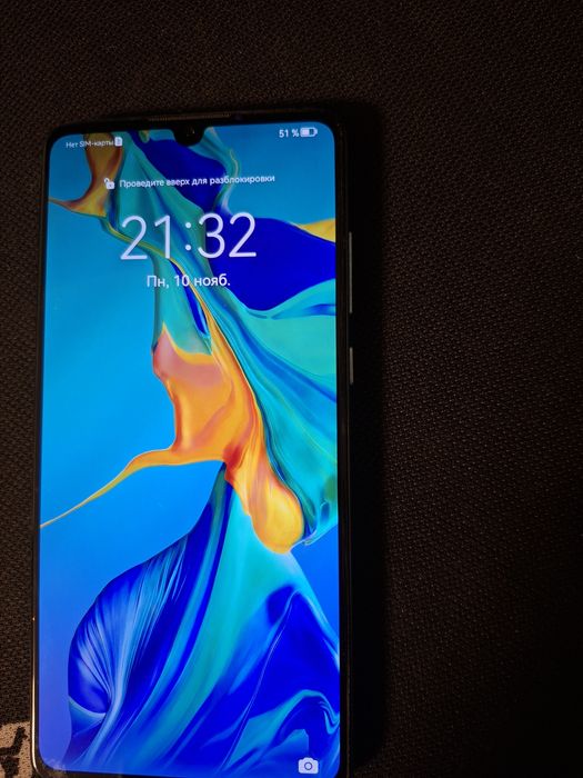 Продам Huawei P30. В хорошем состоянии. Коробка и оригинальная зарядка