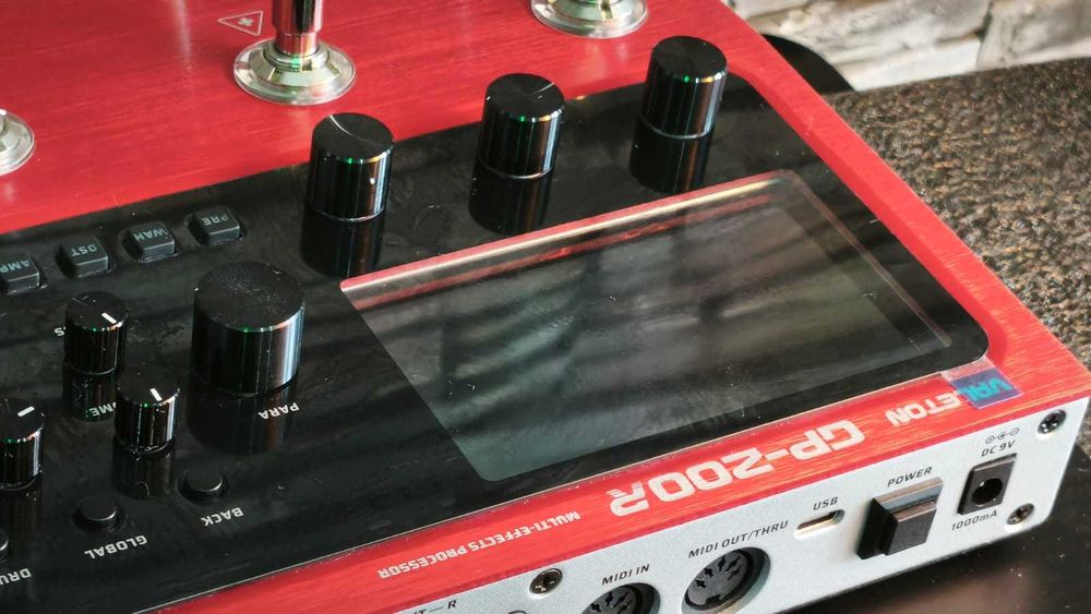 Procesor efecte chitara Valeton GP-200R - Garantie