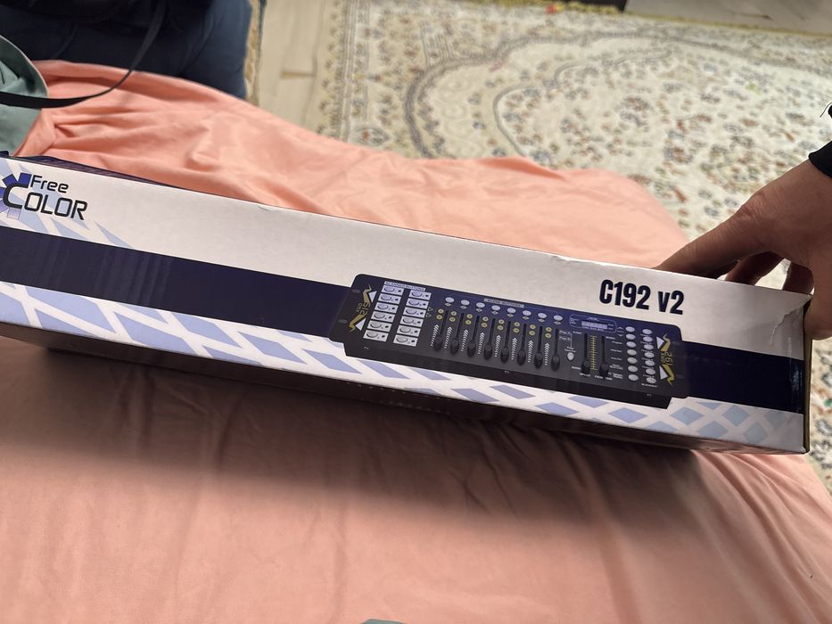 Продается пульт на светамузыку НОВЫЙ