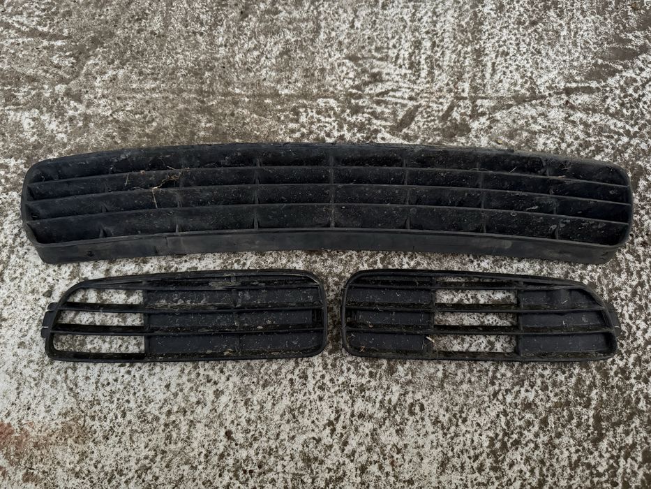 Grile Bară Faţă Audi 80 B4 şi Capac jantă Smart ForTwo C450
