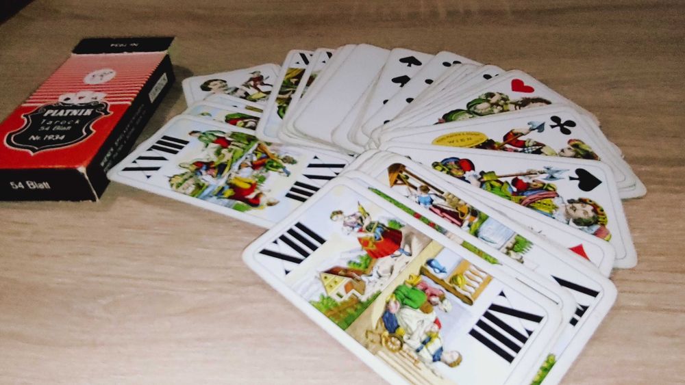 Taro карти Piatnik