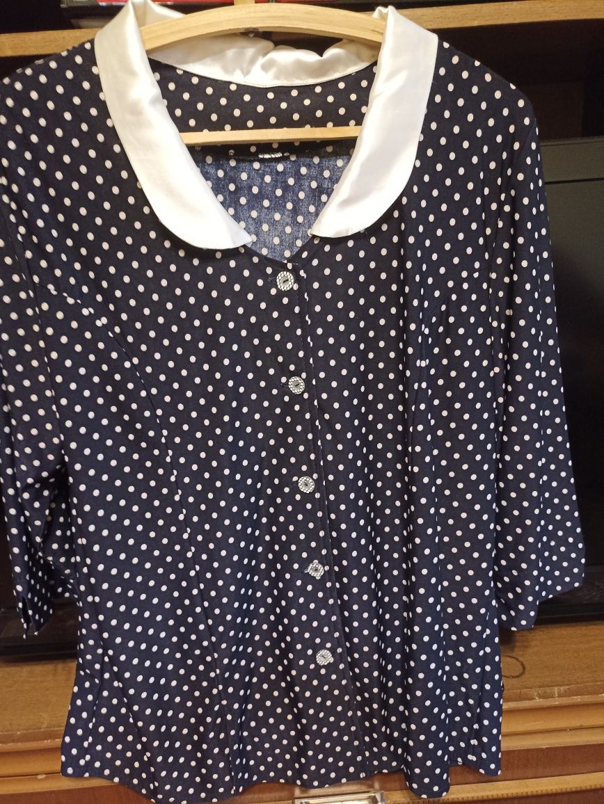 Продам женскую блузку 50 -52 размер