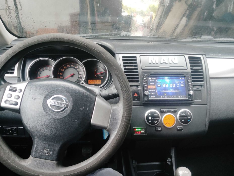 Vând Nissan Tiida  2008