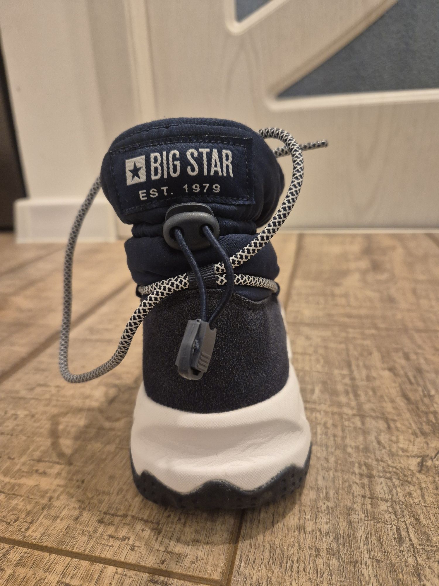 Ghete dama, Big Star