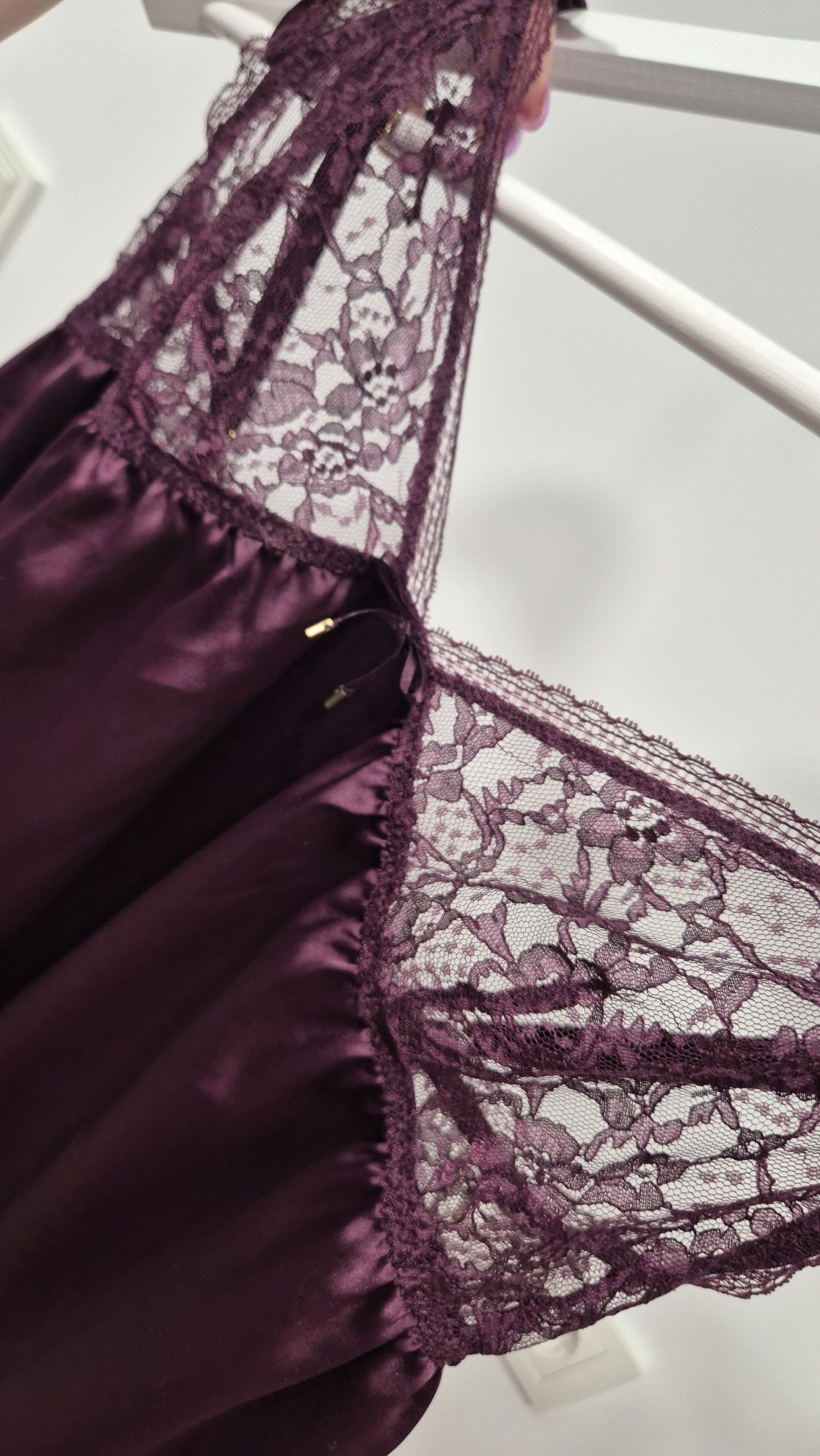 Victoria's Secret сатенена нощничка