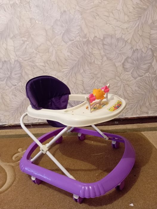 Ходунок детский,коляска, тазик для купания