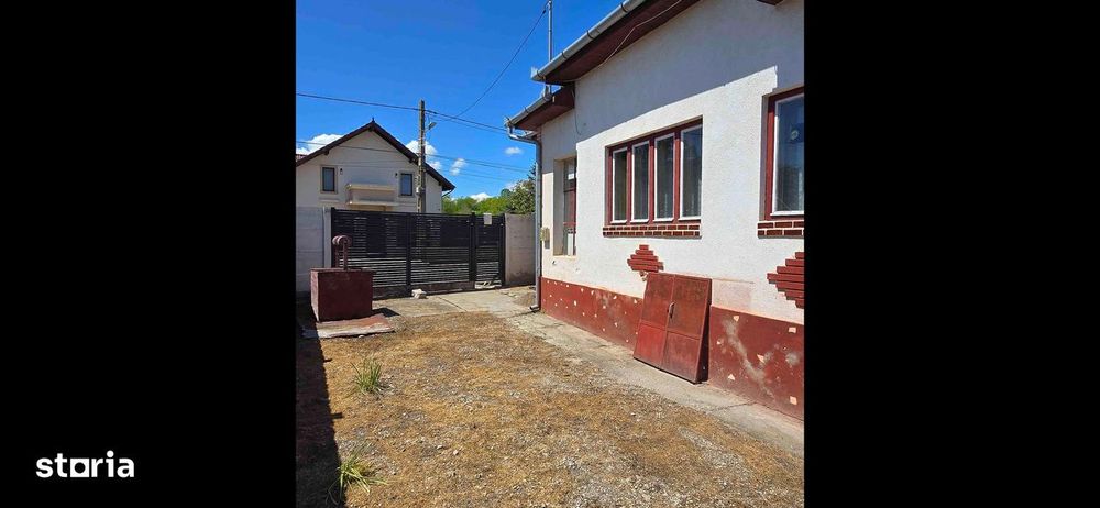 Casă în Cristur cu trei camere.