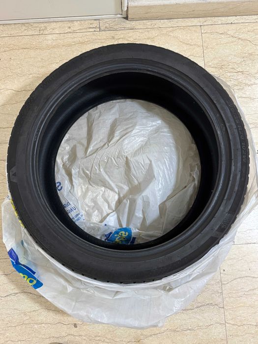 Set 4 anvelope iarnă KUMHO aproape noi – 2x 275/35 R20 + 2x 245/40 R20
