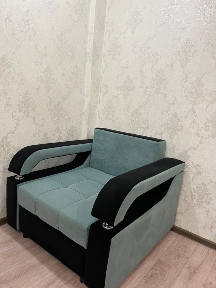 Продам диван с креслом