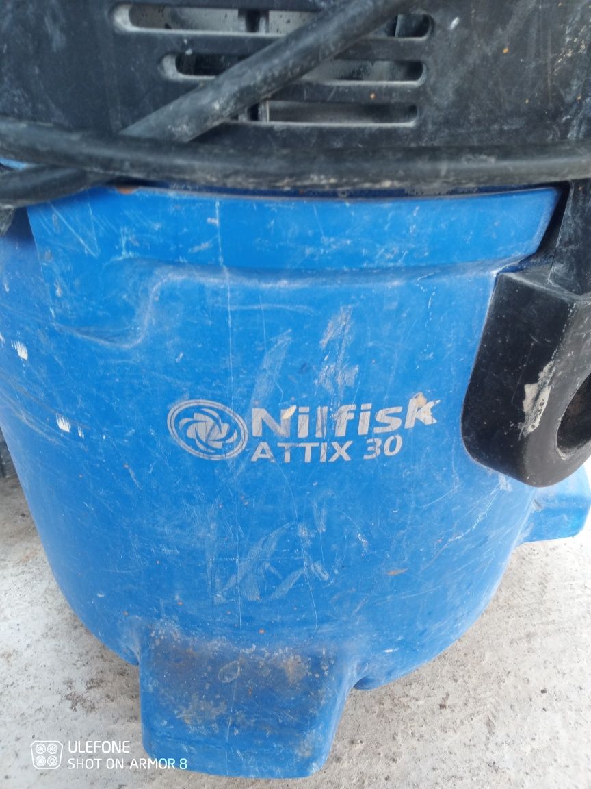 Aspirator profesional umed uscat Nilfisk ATTIX 30-21 PC 220-240V
