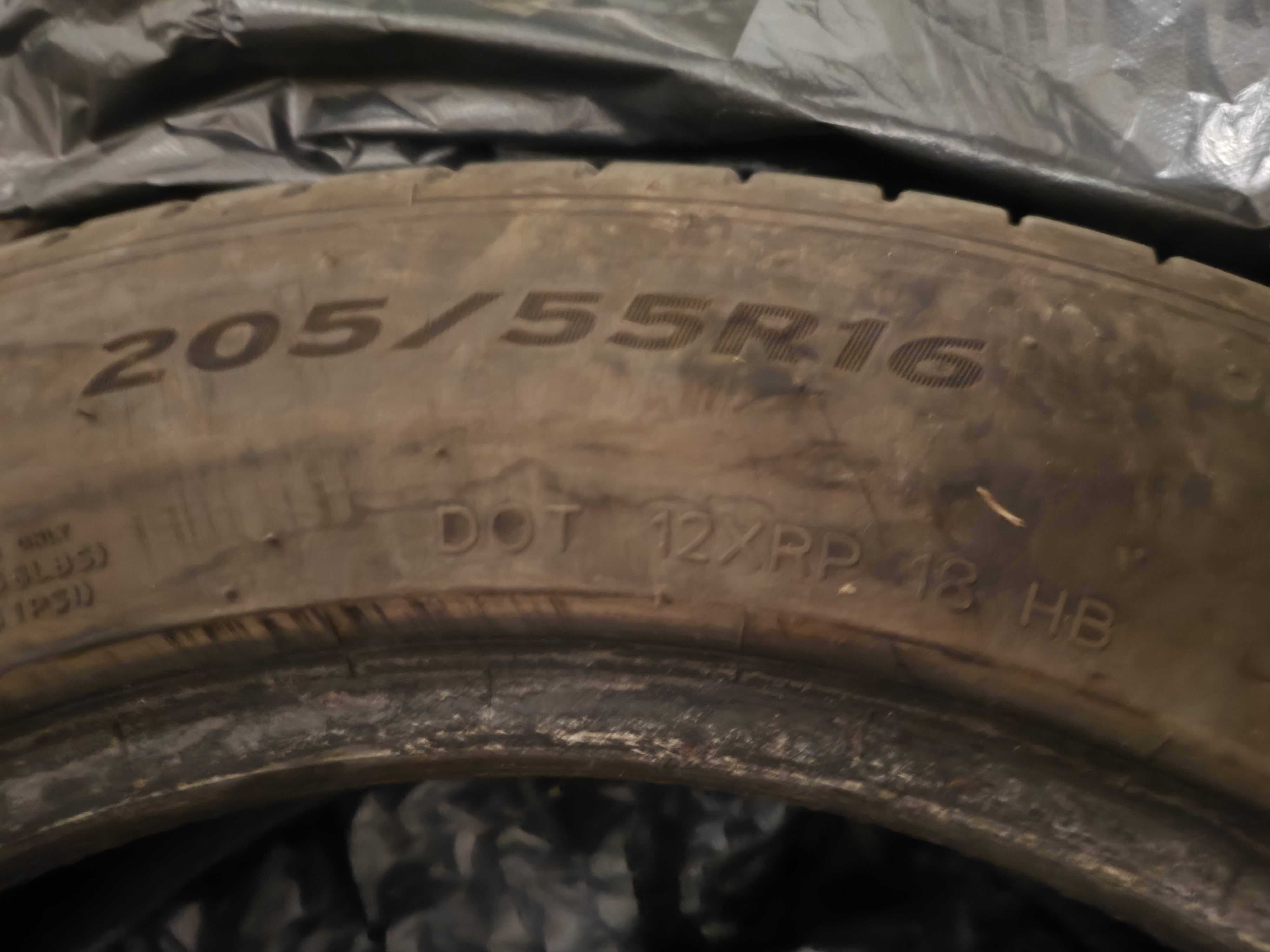Летни гуми Hankook Ventus Prime4 205/55 R16 - ползвани 1 сезон.