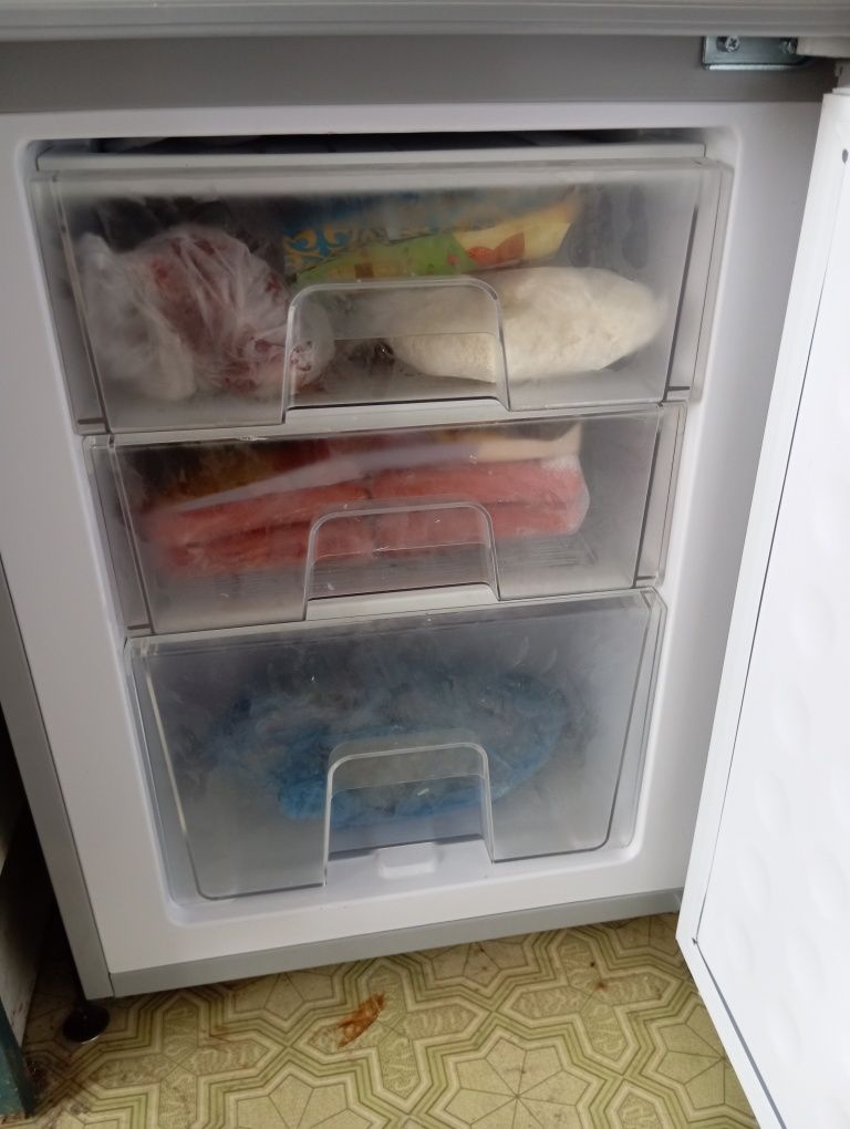 Холодильник  LEADBROS