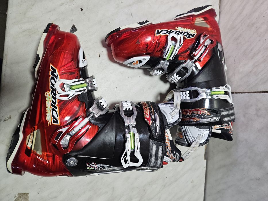 Clapari ski schi Nordica   mondo  26,5  corespunde mărimii 40-41