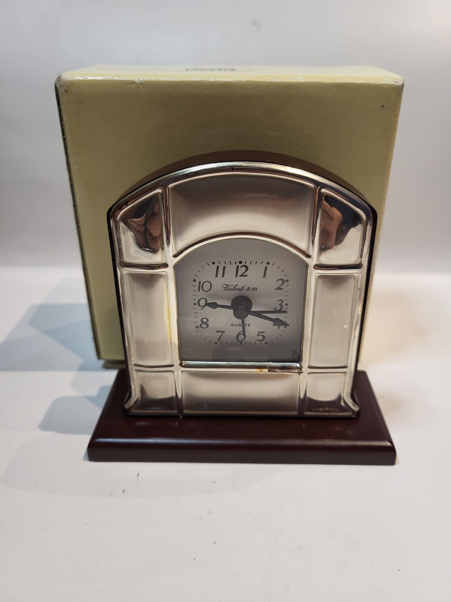 Ceas de masa cu alarma VALENTI CO placat cu argint in cutie