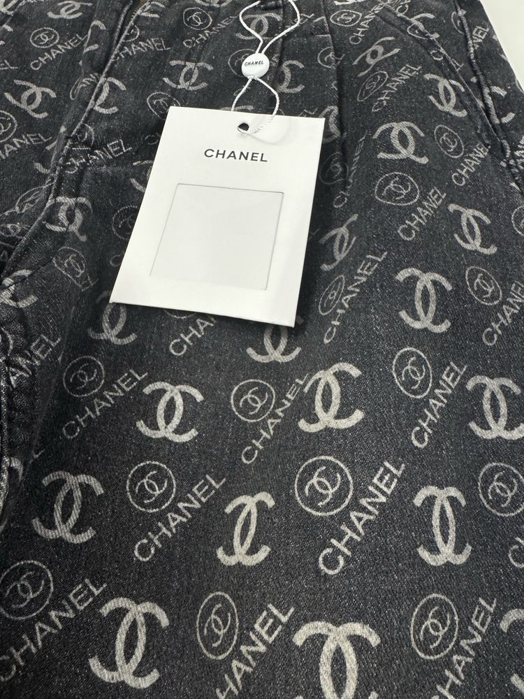 Дамски дънки Chanel (XS)