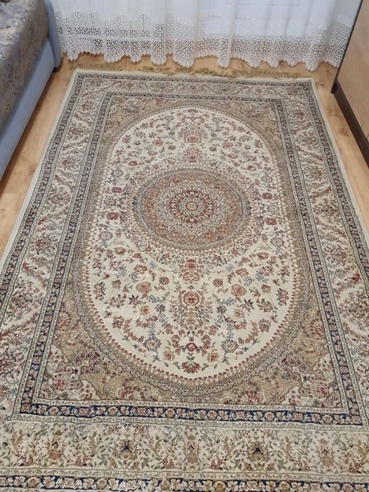 Продам ковер 150х230