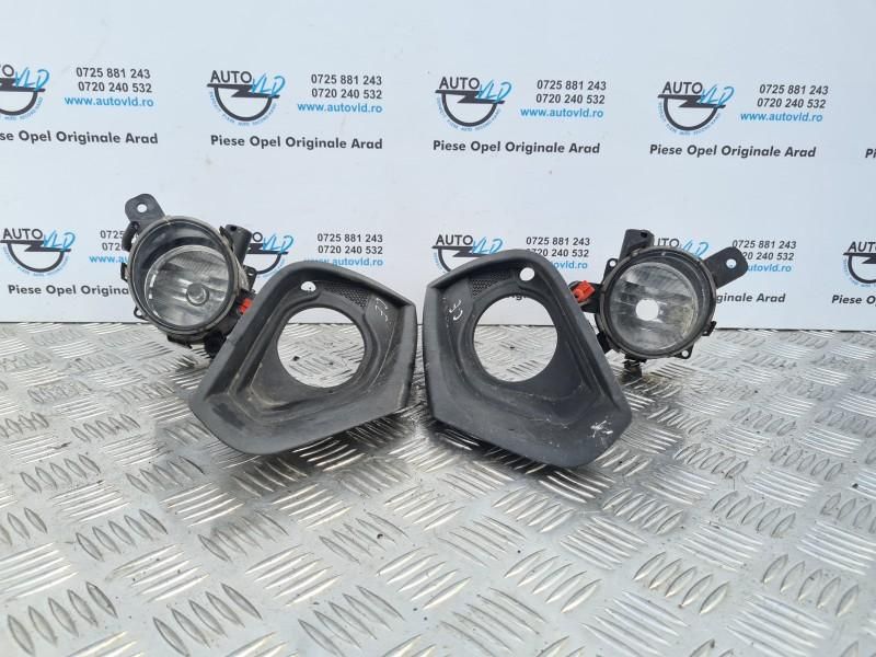 Proiector ceata cu grila stanga dreapta Opel Corsa E