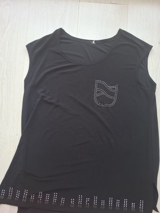 Продаётся женская блузка, состояние отличное,  чёрного цвета