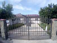 Vând casă  în comuna  Broașteni  VN