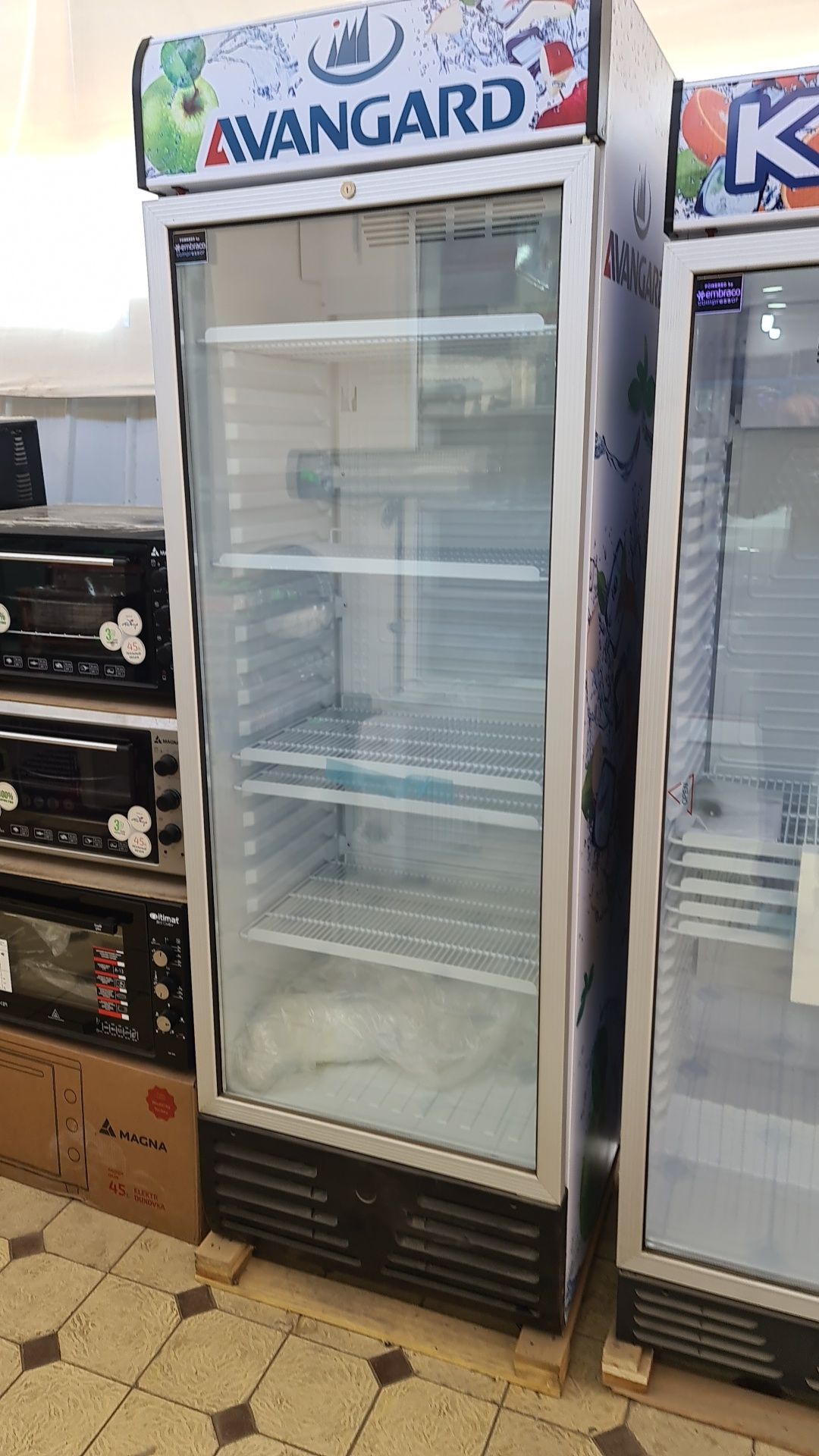 Витринный холодильник Avangard Ferre Kleo 390L,550L